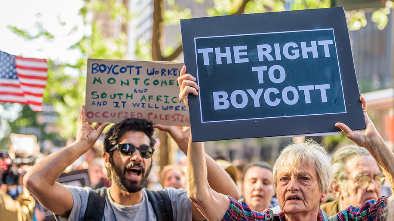 الأوروبيون يتحدون الرسوم الجمركية الأمريكية من خلال حملات المقاطعة الشعبية