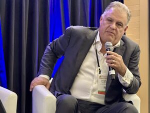 السياسة هي الجيولوجيا الجديدة: اللجنة تستمع