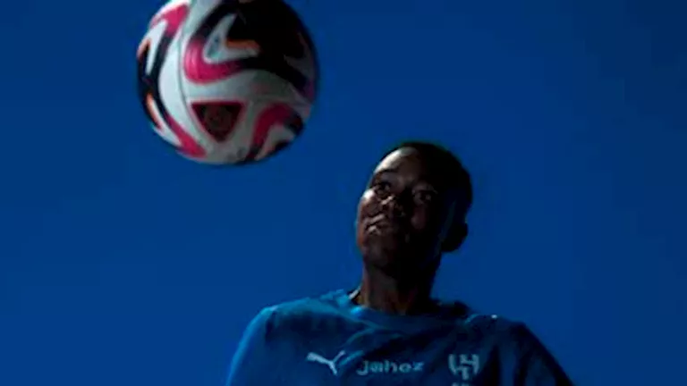 الهلال السعودي يتعاقد مع نجمة برشلونة السابقة