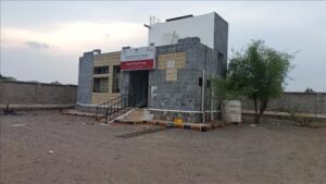 تحديثات وردت الآن – بدء أعمال صيانة وتجديد المراكز الصحية في مديريتي الخوخة وحيس بمحافظة الحديدة