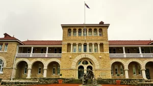 ترتفع مبيعات الذهب في دار سكّ العملة في بيرث أغسطس بنسبة 38٪، بينما الفضة تضغط على مستوى ثمانية أشهر