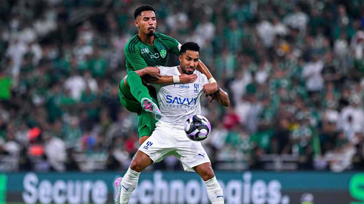 هل انقلب لاعبو الاتحاد السعودي على لوران بلان؟