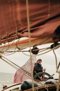 كيفية زيارة جزر هايبريد الداخلية في اسكتلندا – لا حاجة لخبرة في الإبحار