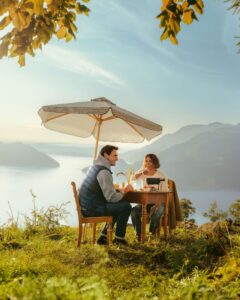 هل الخريف هو أفضل وقت لزيارة سويسرا؟ روجر فيدرر يعتقد ذلك