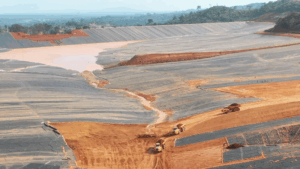 يحصل بيرسيوس على طيب من كوت ديفوار لبناء منجم الذهب