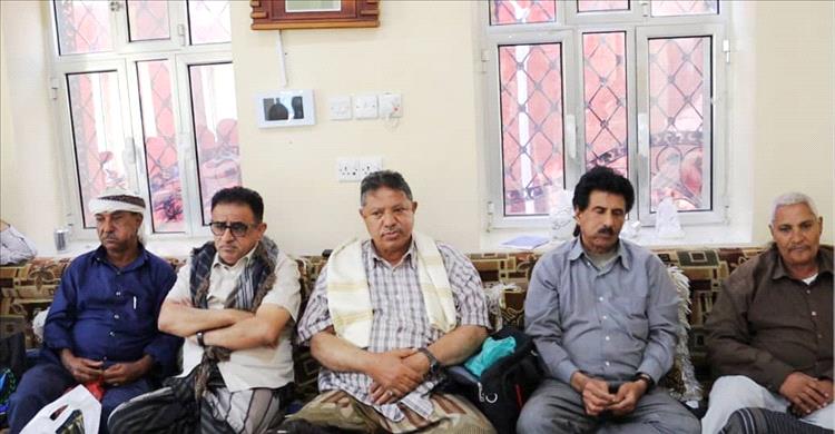 إستمرار توافد المعزيين لتقديم واجب العزاء لأسرة القشم في الضالع وعدن