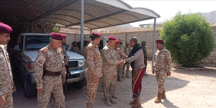 اجتماع رفيع بين قيادتي المنطقتين الأولى والثانية بسيئون