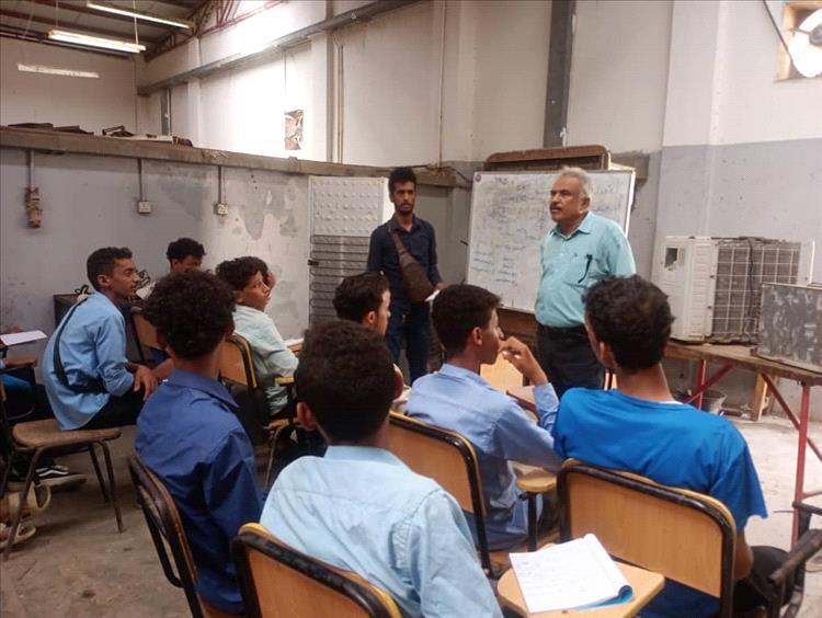 الشكلية يدشّن العام الدراسي للطلاب المستجدين (سنة اولى) في المعهد المهني الصناعي المنصورة للعام الدراسي 2025-2026م