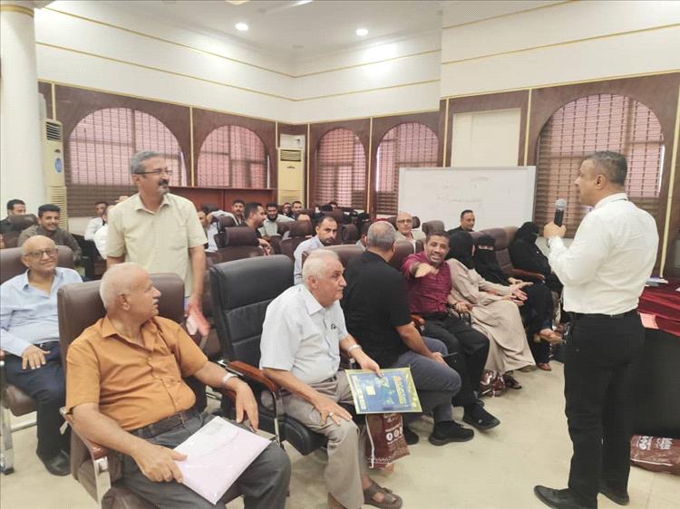 اختتام دورة تدريبية لمسؤولي التيقظ الدوائي في شركات ومصانع الأدوية بعدن