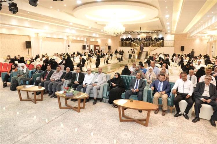 الاحتفاء بتخرج 207 قابلة تقنية من معهد الدكتور أمين ناشر بعدن