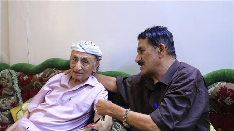 رئيس هيئة أسر الشهداء والمناضلين يتفقد عدداً من رموز النضال الوطني في ذكرى ثورة 14 أكتوبر