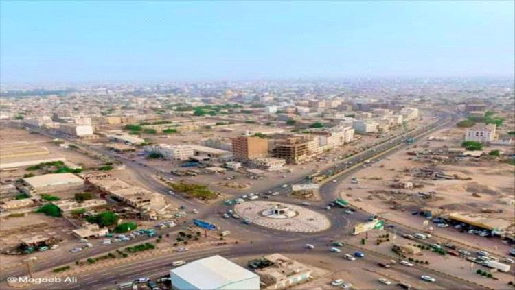 شرطة عدن تضبط متهمين بتقييد حرية مواطن وابتزازه في دار سعد