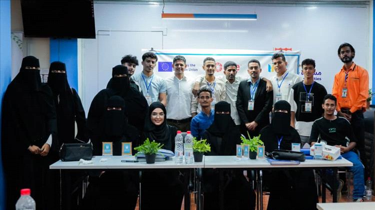 مؤسسة إنسجام تختتم المحور الثاني من مشروع نادي السلام الطلابي في عدن