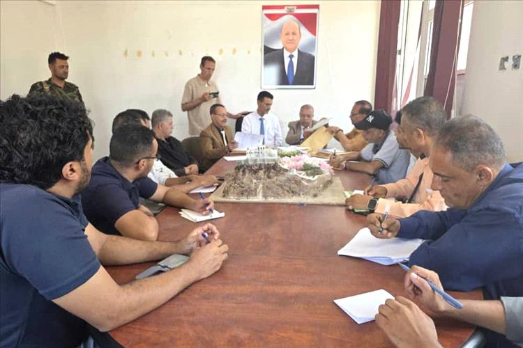 مديرية القاهرة تفتح مظاريف مناقصات لثلاثة مشاريع خدمية وتنموية جديدة