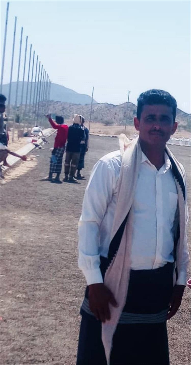 مدير مكتب الشباب والرياضة بالوضيع يتفقد العمل في ملعب الناصر لكرة القدم