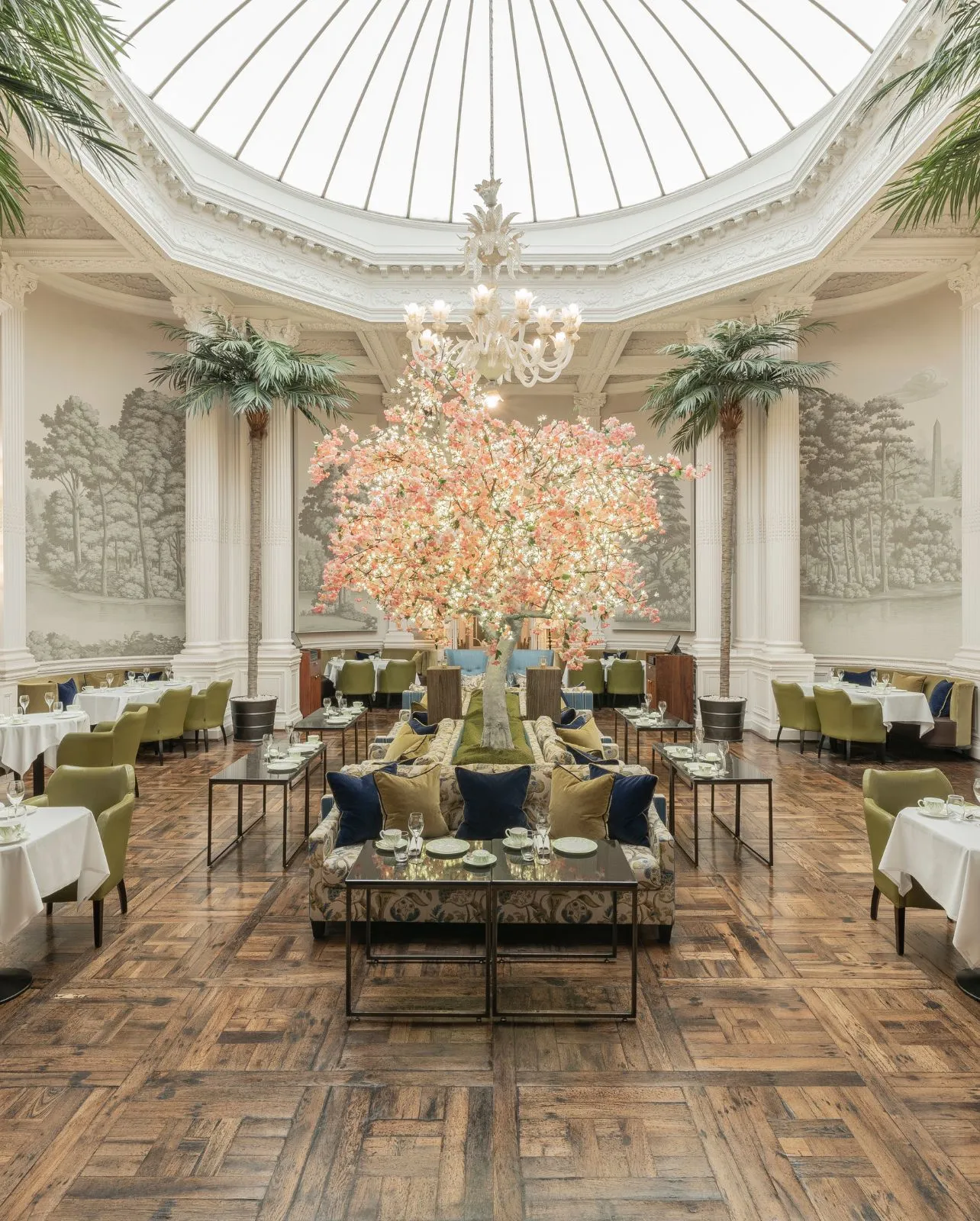 داخل فندق بالمرال في إدنبرة