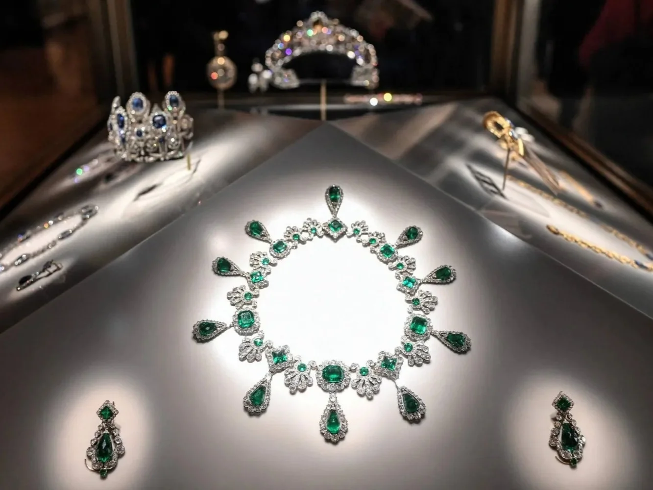 بعد عملية سطو بطابع هوليوودي وسائل وأماكن بيع الكنوز المسروقة