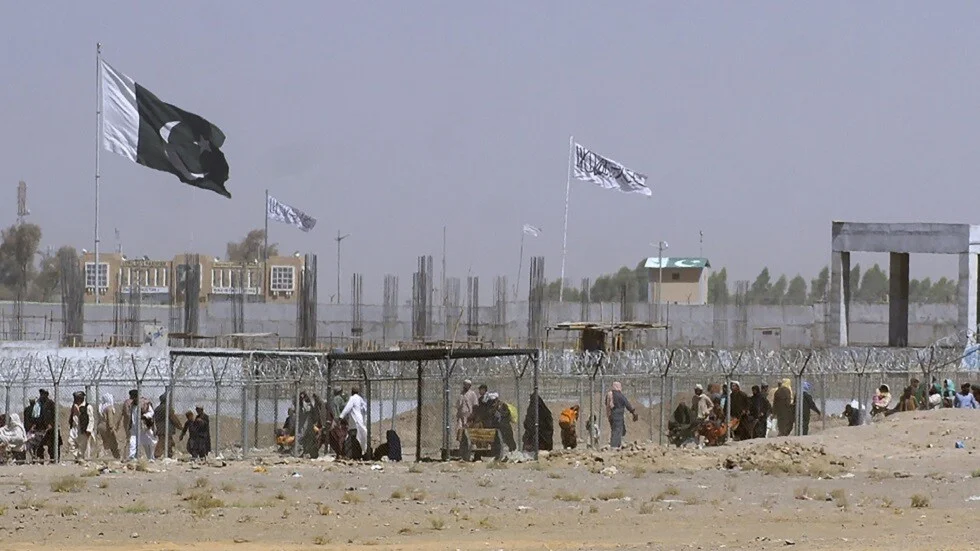 تجدد التوترات على الحدود بين باكستان وأفغانستان إغلاق المعابر وقصف