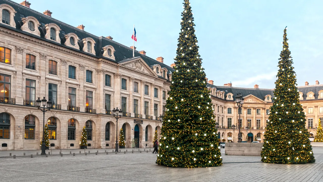 كيفية قضاء عيد الميلاد في باريس