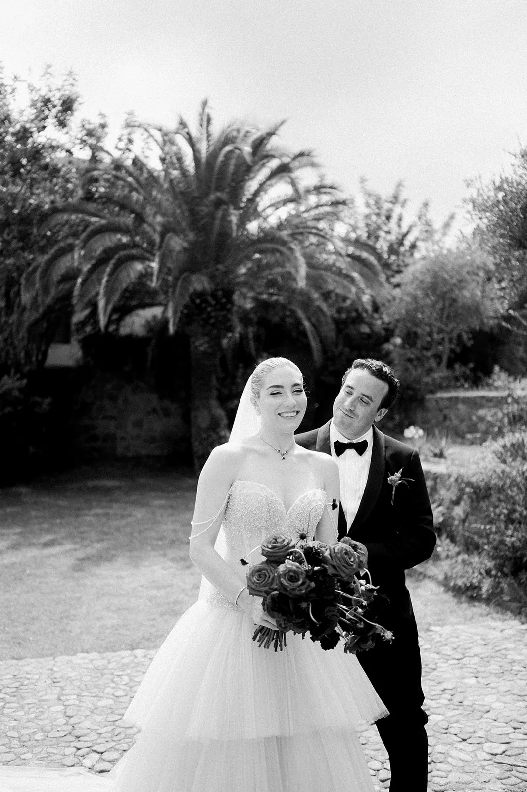 جينيفر إيزكوف وبيتر فلكسنر في يوم زفافهم