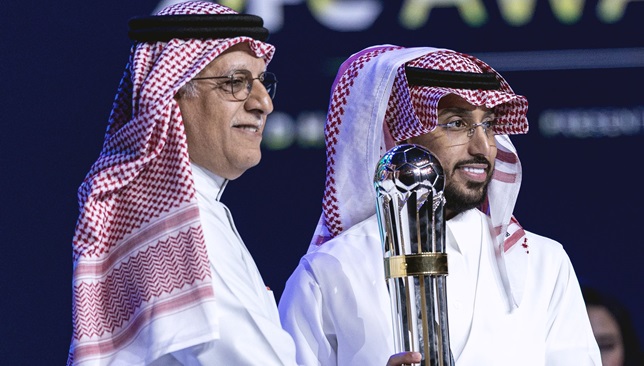 أسطورة الهلال يتغنى بتتويج سالم الدوسري: الإبداع لا يُصنع صدفة - سبورت 360