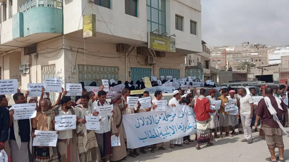 احتجاجات متواصلة وحكم قضائي يصب في مصلحة المعلمين هل سيتم