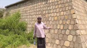 اخبار المناطق – سكان شقرة يدعاون السلطة التنفيذية بتقديم المساعدة لإنقاذهم من معاناة المياه الكبريتية واستكمال الخدمات.