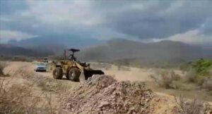 اخبار المناطق – سكان مودية يطلقون مشروعاً لربط قرية الوشل بالطريق الدولي ويدعاون بـ