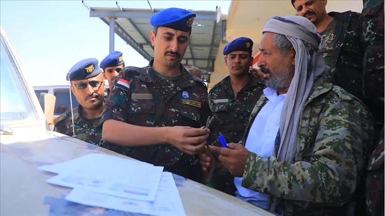 الأجهزة الأمنية في مأرب تستعيد طقمًا مسروقًا خلال وقت قياسي