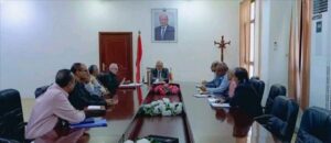 اخبار المناطق – محافظ تعز يتخذ خطوات سريعة لحل مشكلة الماء ويعلن عن تخفيض الرسوم الدراسية.