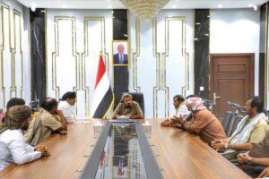 اخبار المناطق – محافظ حضرموت يناقش مع قادة منظمات الصيد في الرّيدة وقصيعر وسائل التعاون