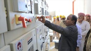 اخبار المناطق – وكيل حضرموت يطلق مشروع (11 ك.ف) لإمداد منطقة تاربة بالطاقة