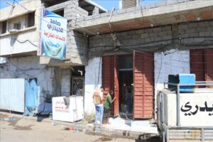 اخبار عدن – إغلاق متاجر الأسماك المخالفة للأسعار في المعلا