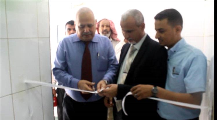 الوكيل الشبحي والدكتور البيشي يدشنان المخيم الطبي المجاني لمرضى السكر والضغط والقلب في مجمع خورمكسر