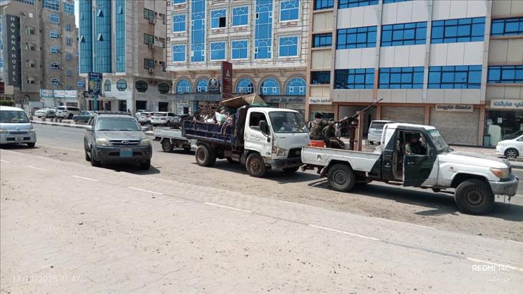 حملة ميدانية لإزالة العشوائيات والمخالفات في كورنيش ساحل أبين بخورمكسر