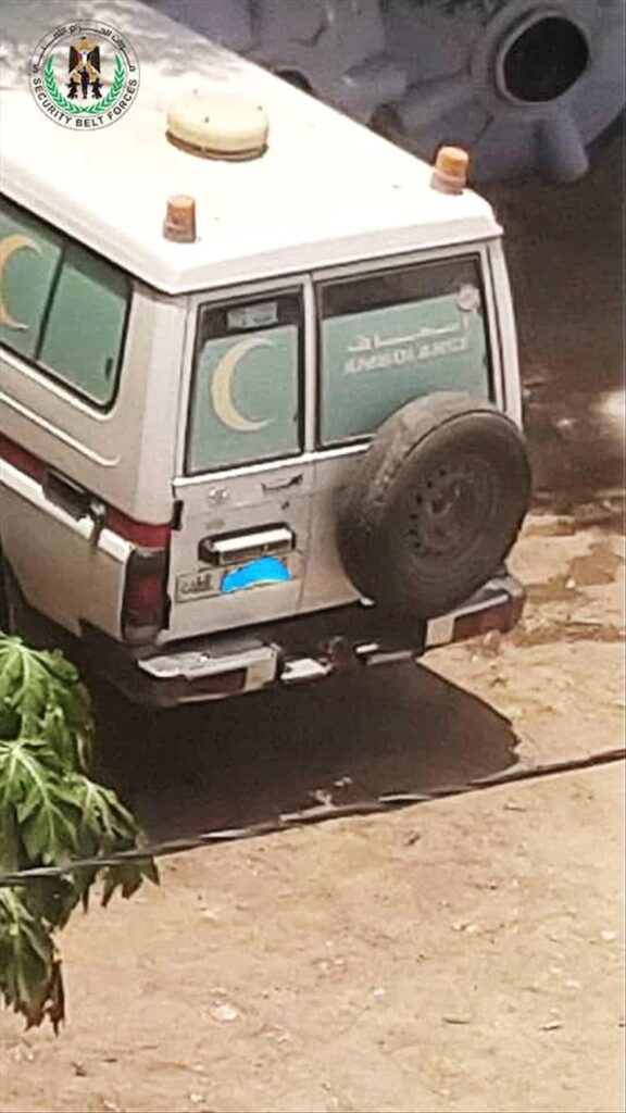 حزام طوق العاصمة عدن يضبط سيارة إسعاف مسروقة كانت في طريقها إلى تعز