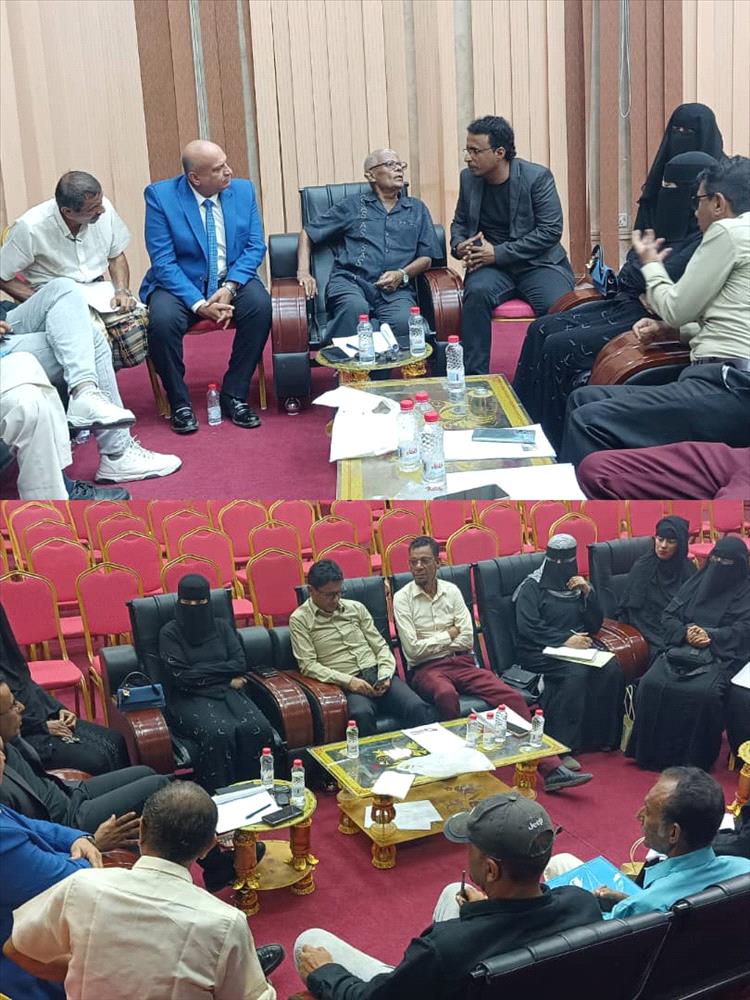 رؤساء اللجان يسلمون كشوفات الموهوبين الذين سيشاركون في مهرجان الطفل الموهوب بعدن