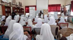 اخبار عدن – فعاليات أكتوبر الوردي في عدن: محاضرات توعوية لزيادة الوعي بسرطان الثدي بين دعاات المدارس الثانوية.