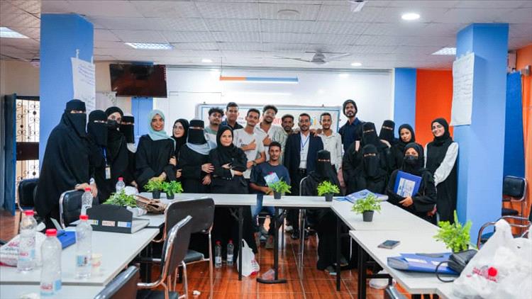 مؤسسة إنسجام تختتم المحور الثالث من مشروع نادي السلام الطلابي في عدن