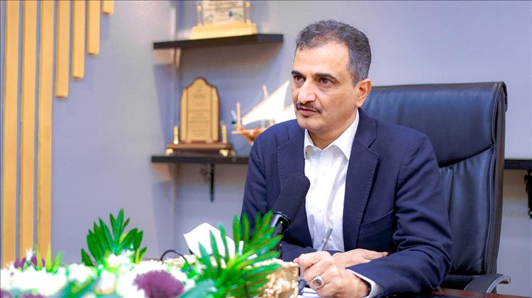 محافظ عدن يدعم مؤسسة المياه بكمية اسعافية من الوقود لتشغيل آبار المياه