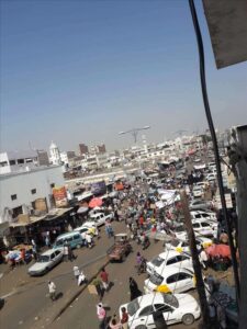 اخبار عدن – محاولة اختطاف مقلقة: فتاة تقفز من الحافلة هرباً من سائقها، والشرطة تتمكن من القبض عليه!