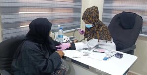 اخبار عدن – مركز عيادات معاك الدولية يستمر بتقديم خدماته المجانية في المعسكر الطبي لأمراض الضغط والسكر