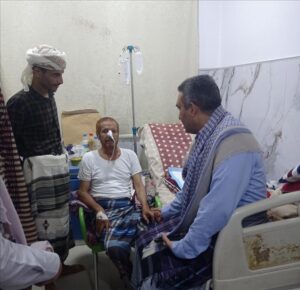 اخبار عدن – وكيل محافظة أبين الجنيدي يزور المناضل المرقشي ويدعو لنقله للعلاج في الخارج