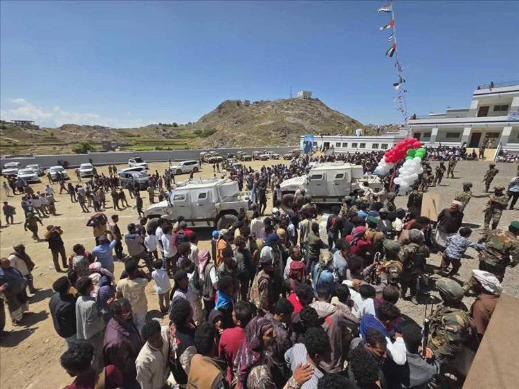 اللواء عيدروس الزُبيدي يصل إلى مديرية الشعيب بالضالع لافتتاح مدرسة الشيخ محمد بن زايد