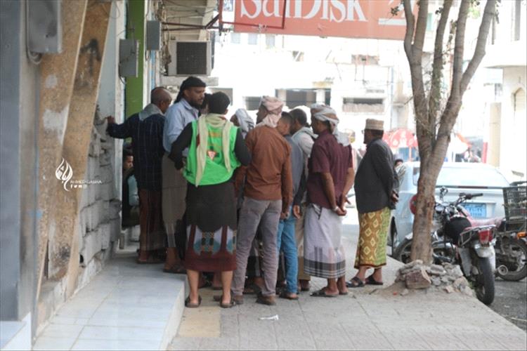 تعز.. المخابز والأفران تغلق أبوابها لليوم الثاني احتجاجاً على قرار البيع بالميزان