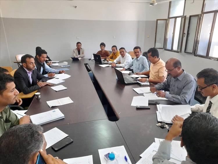 كلية الإدارة والاقتصاد بجامعة شبوة تناقش خطط 11 باحثاً في ماجستير إدارة الأعمال