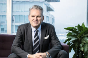 الرئيس التنفيذي لشركة Wheaton Precious Metals: الذهب سيتجاوز 5000 دولار