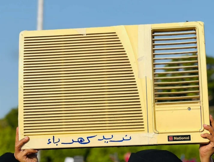 انقطاع كامل للكهرباء في عدن أزمة غير مسبوقة لم تواجهها