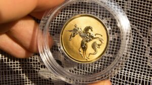 تقول روسيا إنها تفترض أن مالك UGC للمنتج الجديد للذهب سيشتري من صغار المستثمرين.