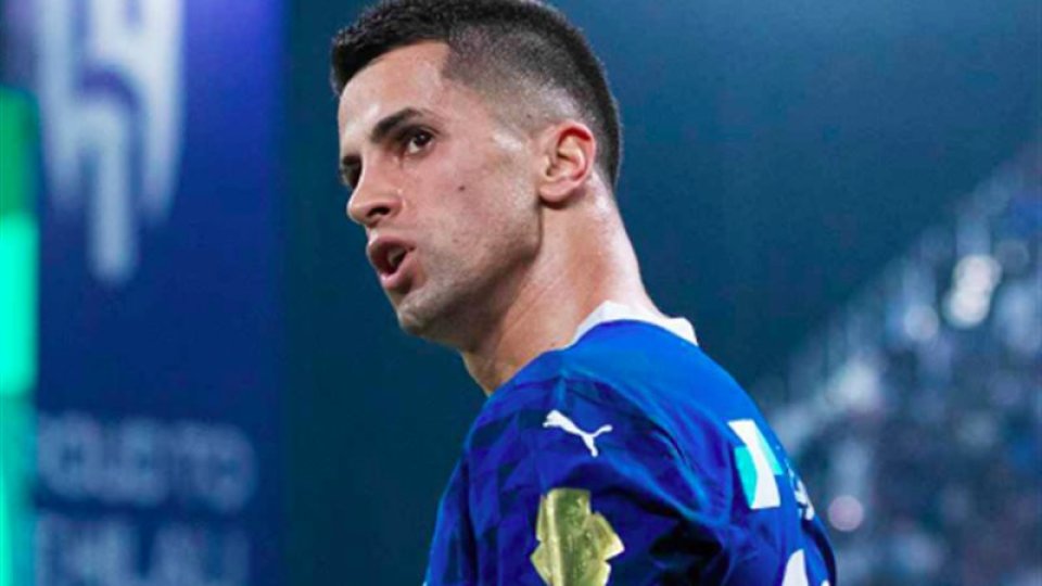 جواو كانسيلو يغادر الرياض.. هل تنتهي رحلته مع الهلال السعودي؟